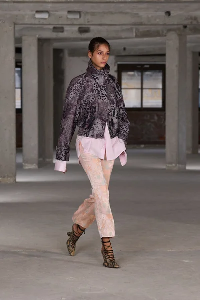 Look 52